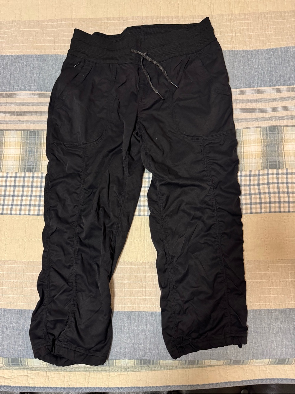 The North Face Black Aphrodite 2.0 Athletic Hiking Capri Pants - Women’s Size M
